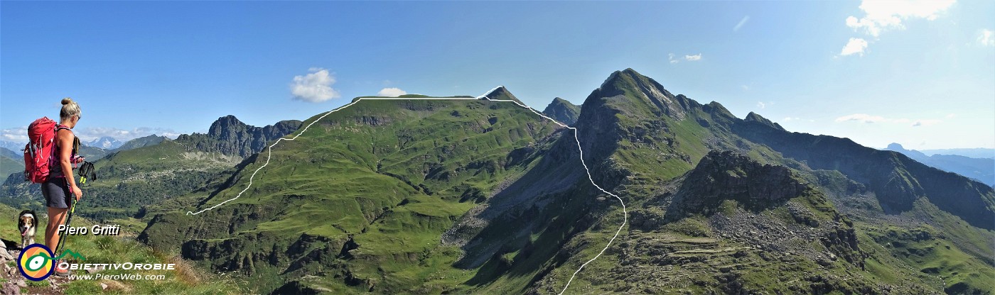 30 Dalla Cima di Mezzeno il percorso ad anello sul Pizzo Farno.jpg